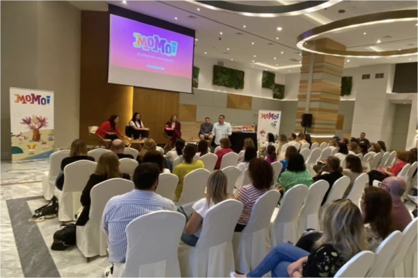 Mesa redonda con Momoi (Edelvives) - Grammazzle